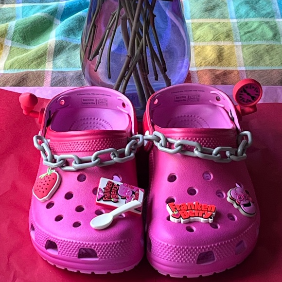 🍓CROCS FRANKEN BERRY CLASSIC CLOG 🍓 NWT 🍓 - Picture 13 of 16
